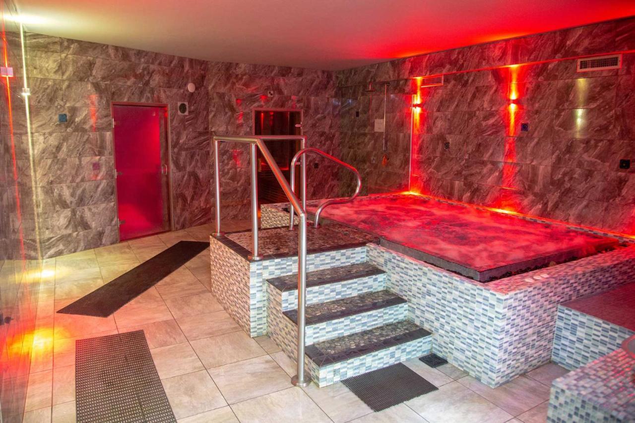 Гостевой дом St John's Incl Off-site Leisure Club